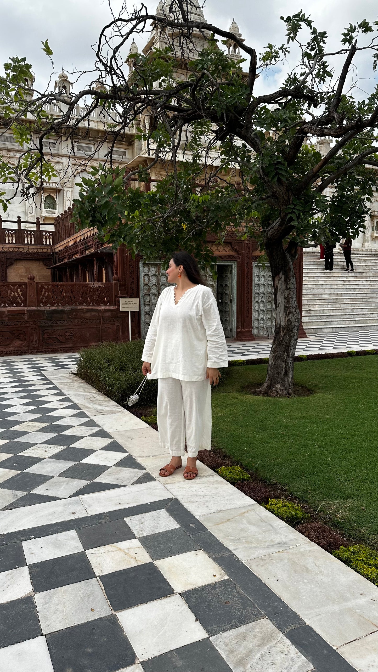 SAFED ISHQ SET